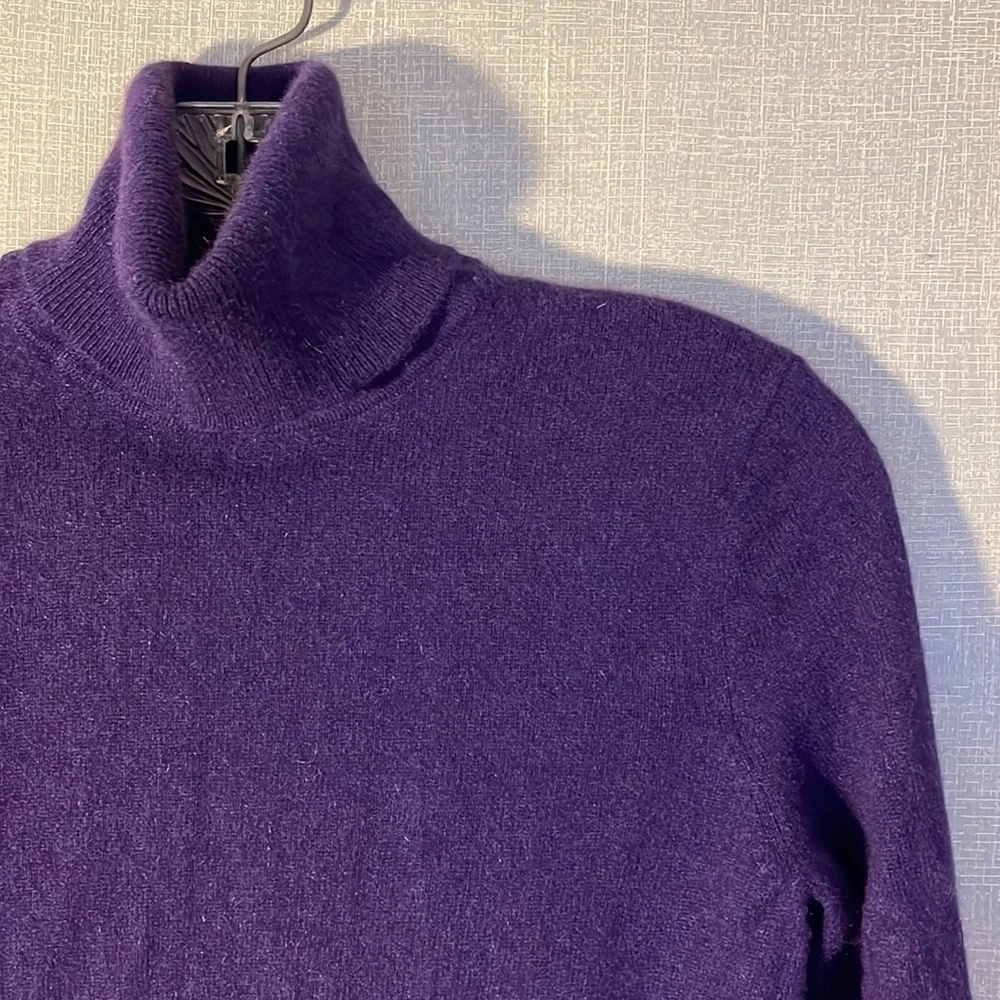 LORD & TAYLOR 100% Cashmere Turtleneck